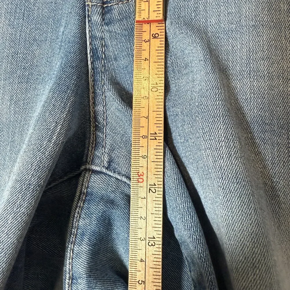 Democracy Jeans Womens 16 Blue Denim AB Technology Cropped Frayed Hem Light Wash